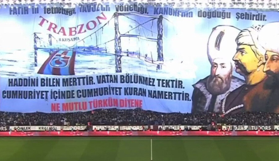 Son dakika: Trabzonspor 10 kişi kalan Fenerbahçe'yi iki golle geçti Son dakika: Trabzonspor 10 kişi kalan Fenerbahçe'yi iki golle geçti