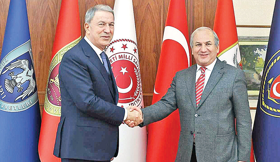 Bakan Akar'dan Atina'ya kara suları uyarısı: 6 milden yukarısı kabul edilemez