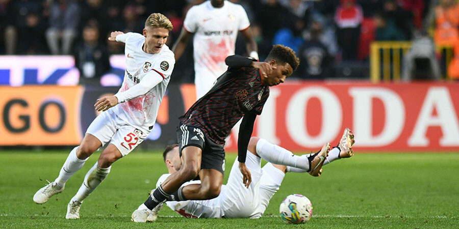 Kartal, 2 puanı deplasmanda bıraktı! Beşiktaş-Gaziantep maçı berabere bitti Kartal, 2 puanı deplasmanda bıraktı! Beşiktaş-Gaziantep maçı berabere bitti