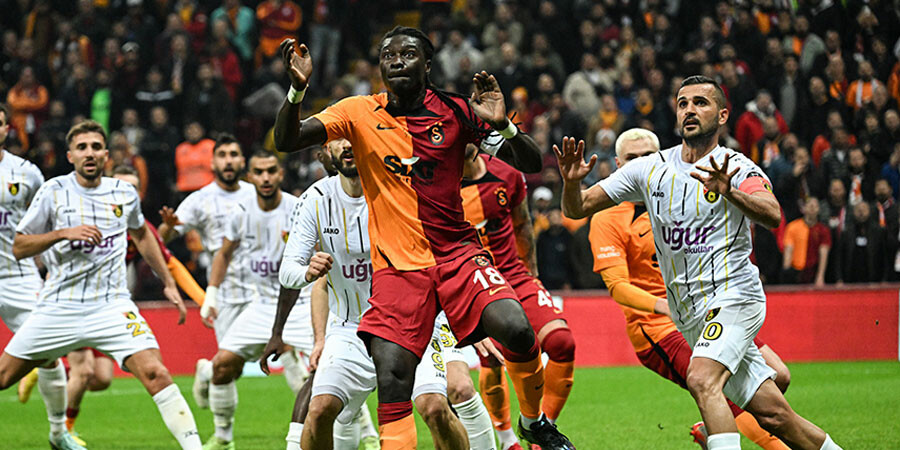 Galatasaray zirvenin yeni sahibi! Aslan 3 puanı da zirveyi de çekip aldı