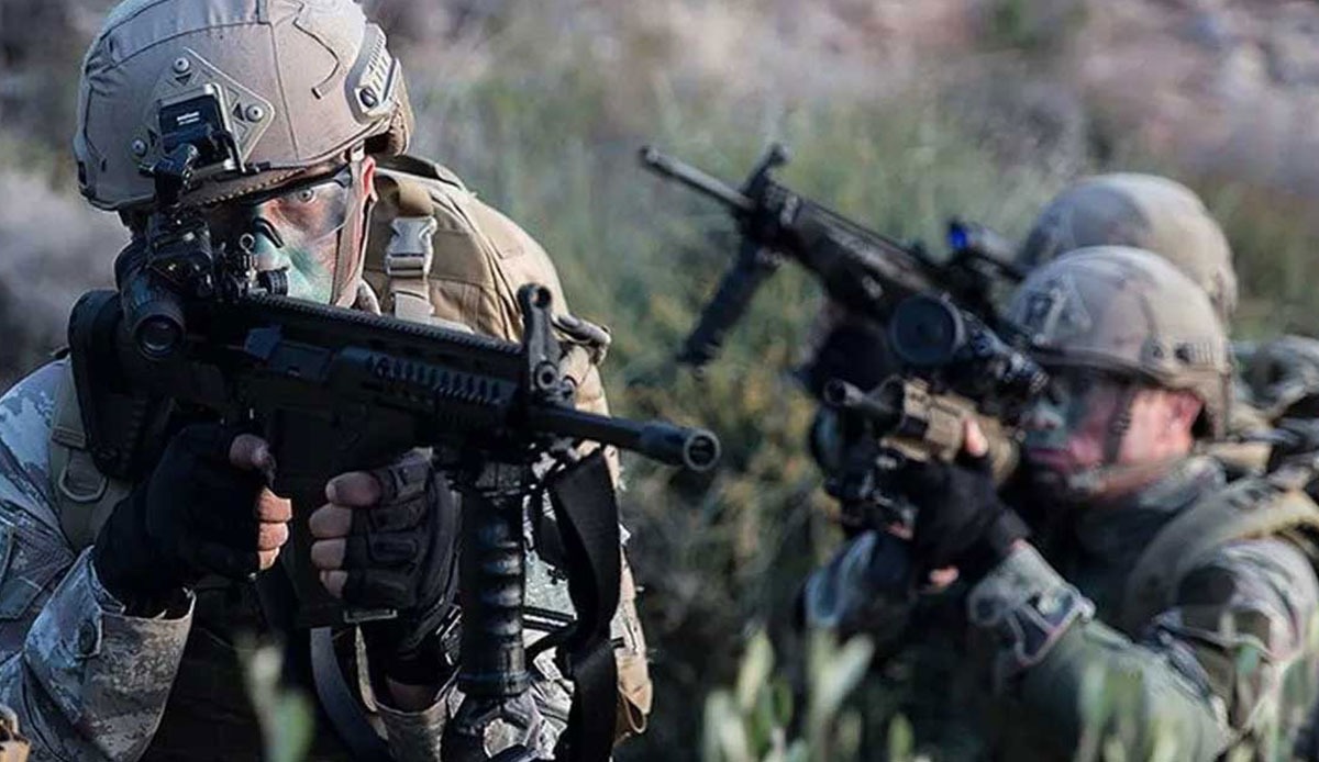 Son dakika! Suriye'nin kuzeyinde teröristlerle sıcak temas: 5 PKK/YPG'li terörist öldürüldü Son dakika! Suriye'nin kuzeyinde teröristlerle sıcak temas: 5 PKK/YPG'li terörist öldürüldü