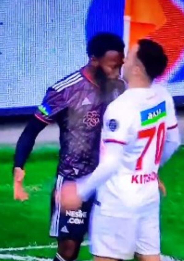 N'Koudou'nun atılmaması Rıdvan Dilmen'i küplere bindirdi! 'Skandal' deyip tepki gösterdi N'Koudou'nun atılmaması Rıdvan Dilmen'i küplere bindirdi! 'Skandal' deyip tepki gösterdi