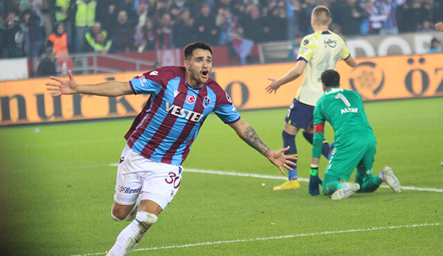 Fırtına ayar verdi! Trabzonspor, dev maçta Fenerbahçe'yi devirdi Fırtına ayar verdi! Trabzonspor, dev maçta Fenerbahçe'yi devirdi