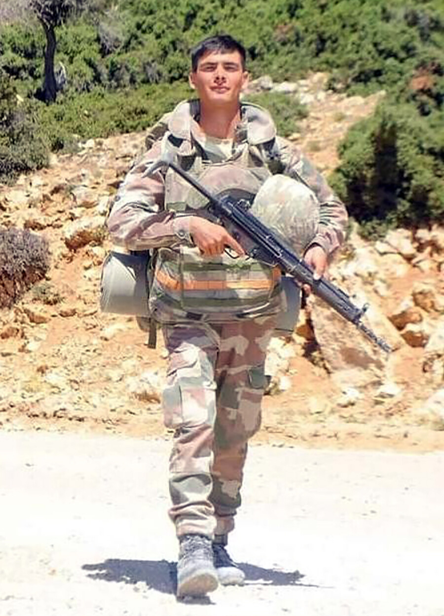 Kuzey Irak'tan acı haber: Sözleşmeli er Hüseyin Korkmaz şehit oldu Kuzey Irak'tan acı haber: Sözleşmeli er Hüseyin Korkmaz şehit oldu