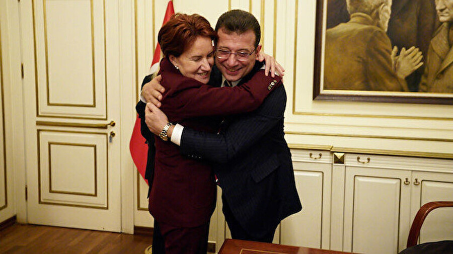 Muhalefette sürpriz görüşme! Kemal Kılıçdaroğlu, Meral Akşener ile bir araya geldi Muhalefette sürpriz görüşme! Kemal Kılıçdaroğlu, Meral Akşener ile bir araya geldi