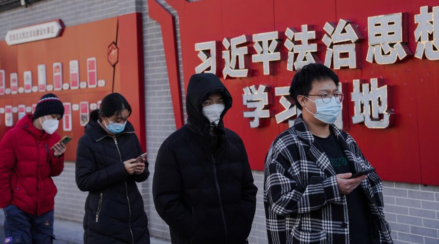Covid-19 vakalarında patlama: Çin'de hastanelerde yer kalmadı!