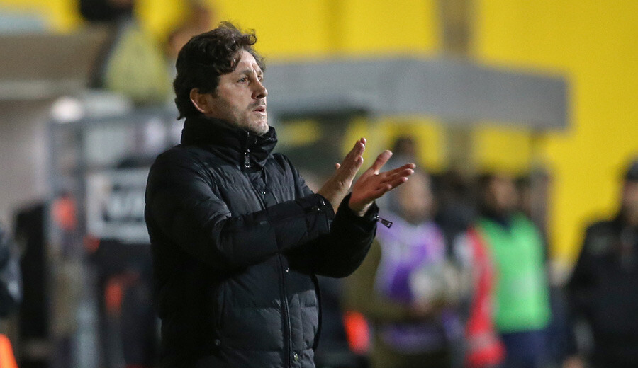 İstanbulspor Kasımpaşa'yı devirdi, Fatih Tekke yönetiminde ilk kez 3 puanı bir arada gördü İstanbulspor Kasımpaşa'yı devirdi, Fatih Tekke yönetiminde ilk kez 3 puanı bir arada gördü