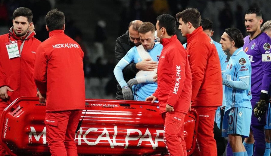 Edin Visca yine kolundan sakatlandı! Trabzonspor'da Abdullah Avcı'yı yıkan talihsizlik Edin Visca yine kolundan sakatlandı! Trabzonspor'da Abdullah Avcı'yı yıkan talihsizlik