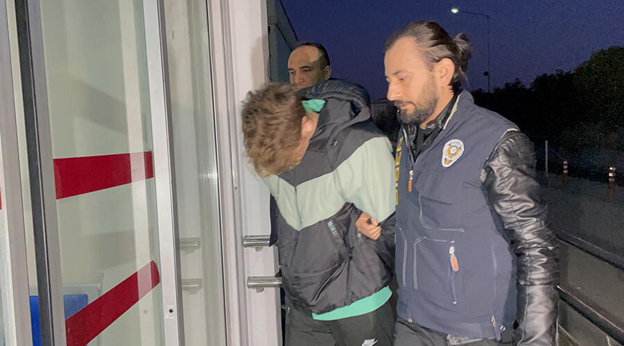 İnternet dolandırıcılarına şafak operasyonu: Dokuz ilde 45 adrese baskın düzenlendi İnternet dolandırıcılarına şafak operasyonu: Dokuz ilde 45 adrese baskın düzenlendi