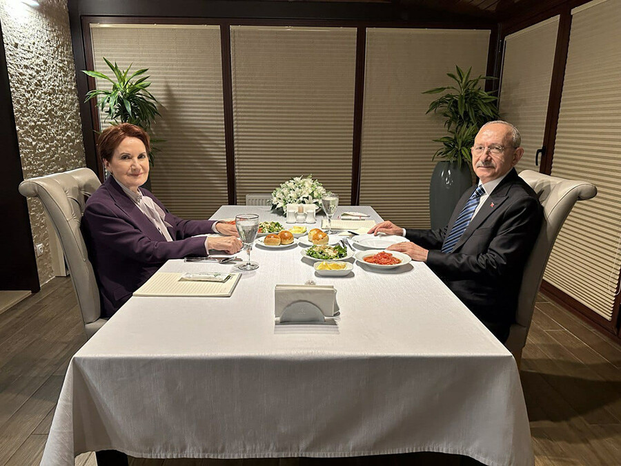 Kılıçdaroğlu, Akşener ile yaptığı görüşmeyi değerlendirdi: Kırgınlık yok, biraz ciddi durmuşuz Kılıçdaroğlu, Akşener ile yaptığı görüşmeyi değerlendirdi: Kırgınlık yok, biraz ciddi durmuşuz