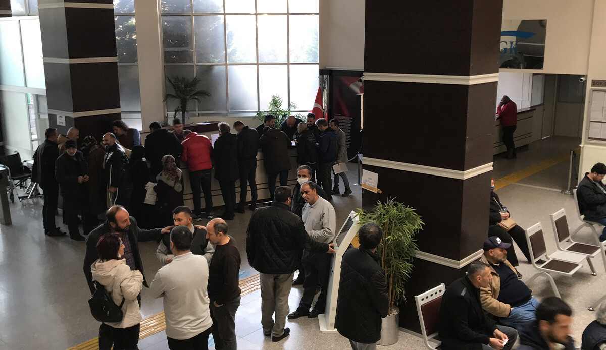 Müjdeyle milyonlarca kişinin yüzü güldü! SGK’da EYT hareketliliği: Reis yine yapacağını yaptı