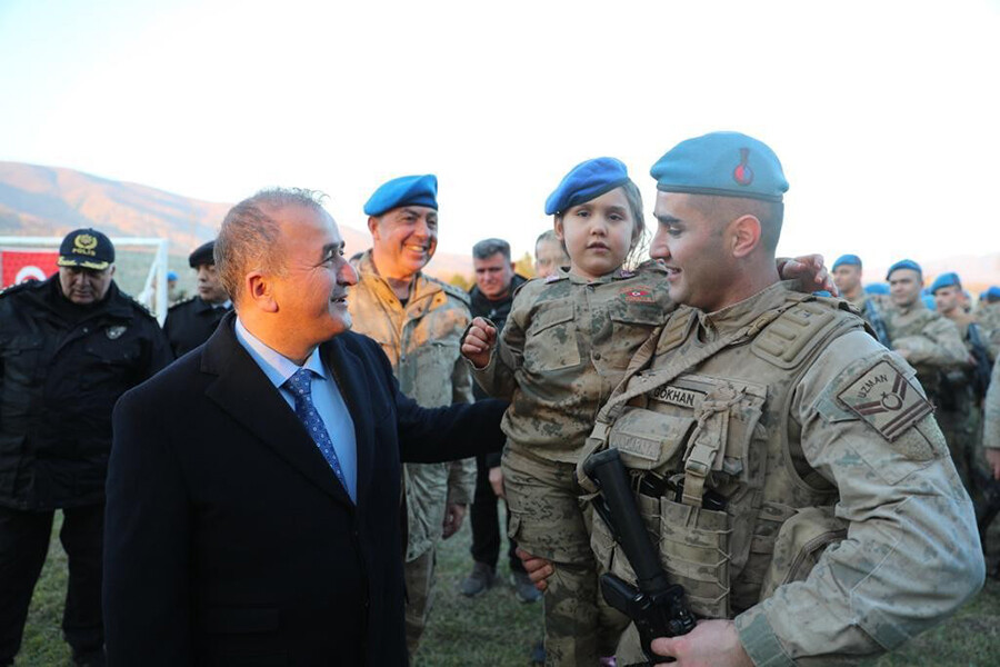 Suriye'de operasyonlara katılan 200 komando yurda döndü