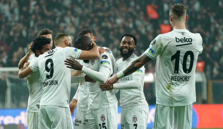 Beşiktaş Adana Demirspor'un 11 maçlık yenilmezlik serisine son verdi Beşiktaş Adana Demirspor'un 11 maçlık yenilmezlik serisine son verdi