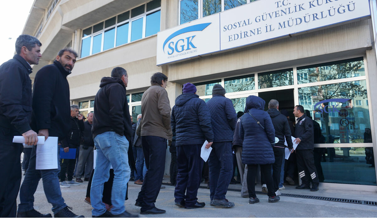 EYT'liler dikkat! Yarın son gün, kaçıran yüzde 54 zamlı ödeyecek EYT'liler dikkat! Yarın son gün, kaçıran yüzde 54 zamlı ödeyecek