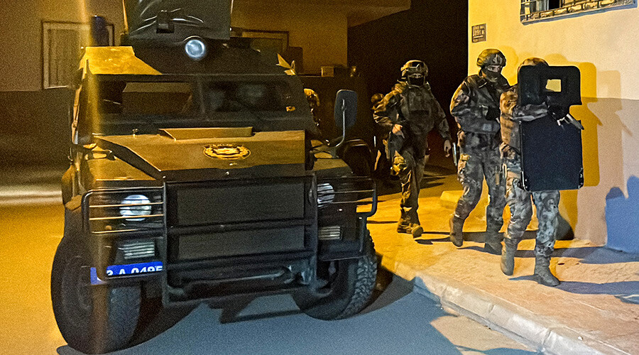 Yılbaşını kana bulayacaklardı... DEAŞ’e şafak operasyonu!