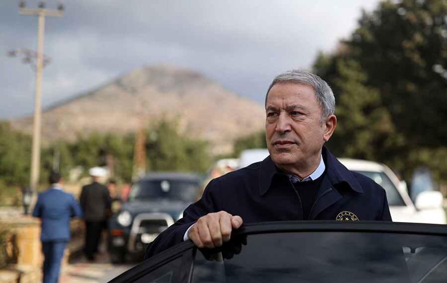 Bakan Akar'dan 'Rüzgar Alayı'na ziyaret