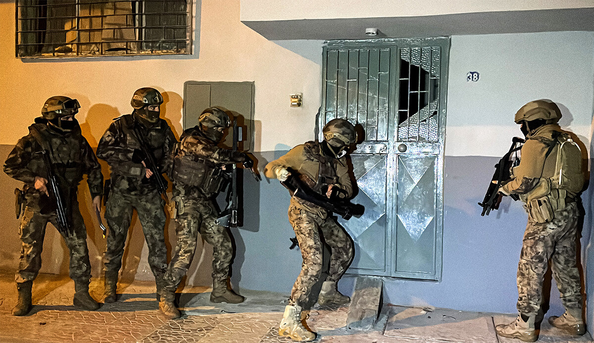 Yılbaşını kana bulayacaklardı... DEAŞ’e şafak operasyonu!