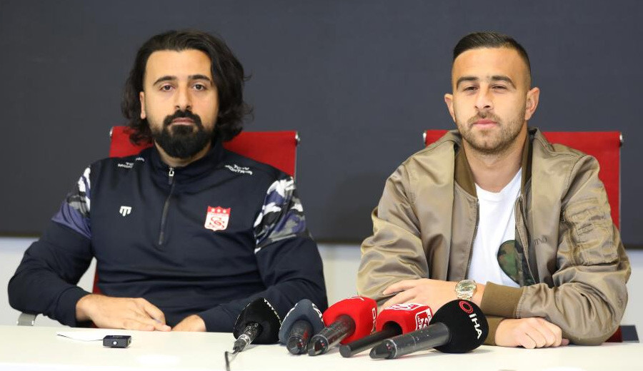 Sivasspor'da ilginç ayrılık! Dia Saba Sivas'ta İngilizce okul yok gerekçesiyle kulübe veda etti Sivasspor'da ilginç ayrılık! Dia Saba Sivas'ta İngilizce okul yok gerekçesiyle kulübe veda etti