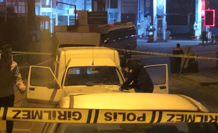 Ankara'da iki grup arasında silahlı kavga: 3 ölü, 1 yaralı Ankara'da iki grup arasında silahlı kavga: 3 ölü, 1 yaralı