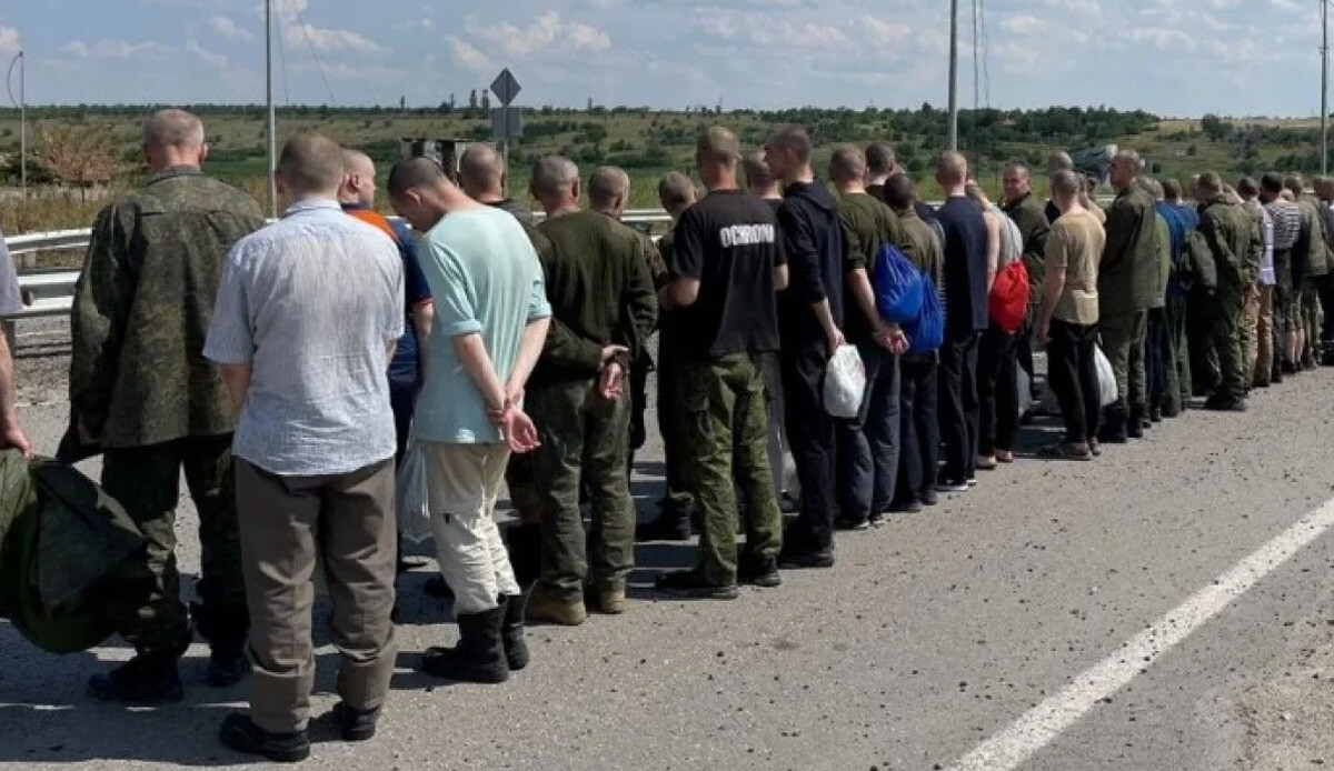 Ukrayna esir tuttuğu 82 Rus askerini serbest bıraktı