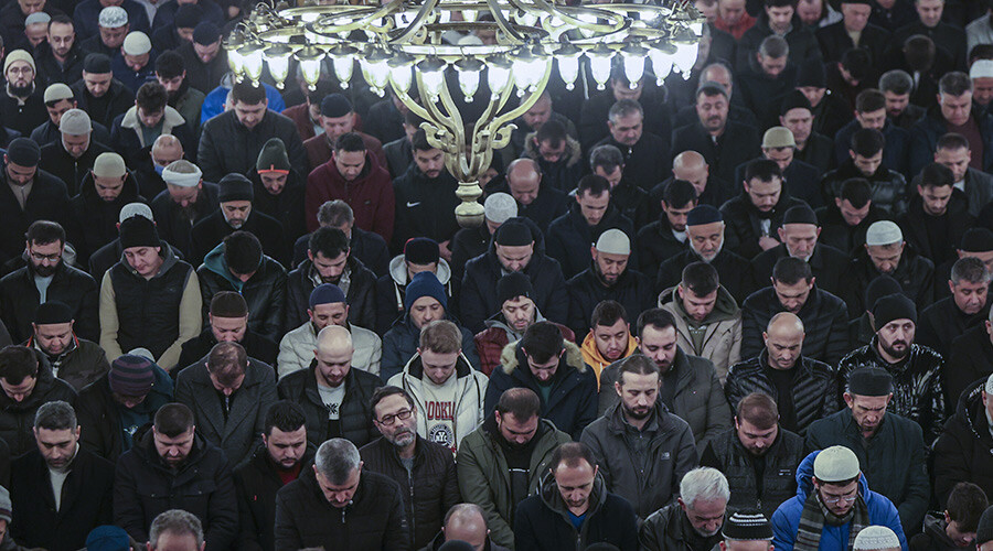 Ayasofya’yı Kebir Camii’nde 2023 yılının ilk sabah namazı: Cemaat avluya taştı