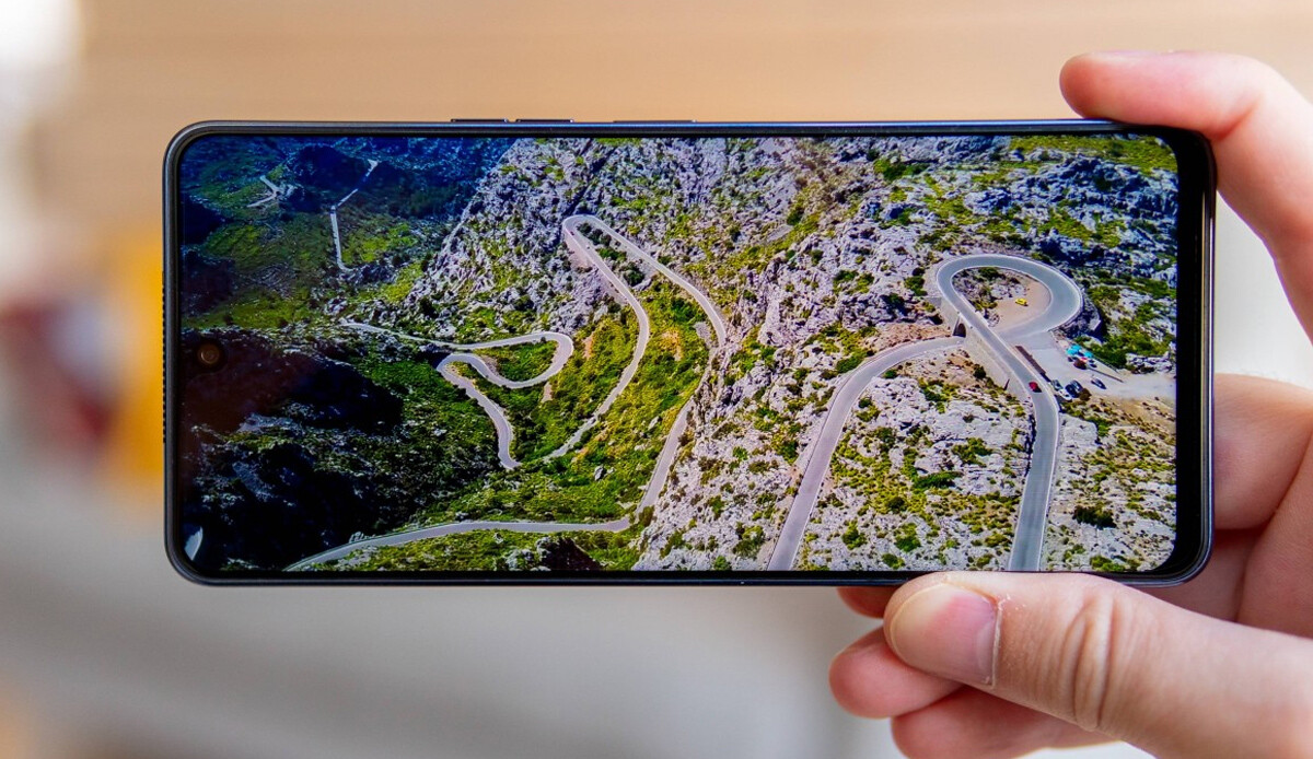 Işık hızında telefon: Tecno Camon 19 serisi satışa çıktı Işık hızında telefon: Tecno Camon 19 serisi satışa çıktı