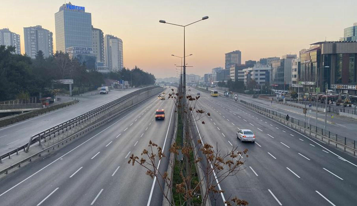 İstanbul'da benzeri görülmemiş görüntüler! Yeni yılın ilk günü rakamlar şaşırttı, yola düşenler sevindi