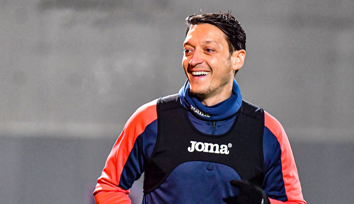 Mesut Özil için transfer iddiası! Cristiano Ronaldo