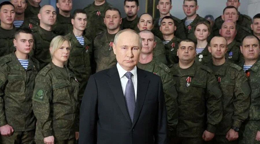 Putin’in arkasındaki gizemli kadın: Karargahta, gemide, kilisede… Cumhurbaşkanı Erdoğan’a da dondurma vermişti! Putin’in arkasındaki gizemli kadın: Karargahta, gemide, kilisede… Cumhurbaşkanı Erdoğan’a da dondurma vermişti!