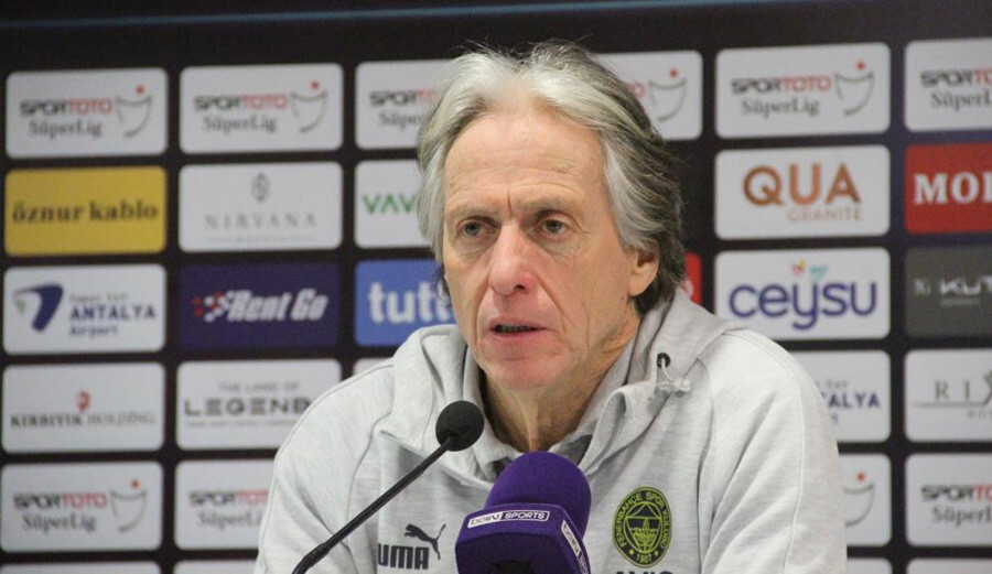 Jorge Jesus'tan Galatasaray yorumu... Fenerbahçe Kadıköy'de liderlik istiyor Jorge Jesus'tan Galatasaray yorumu... Fenerbahçe Kadıköy'de liderlik istiyor
