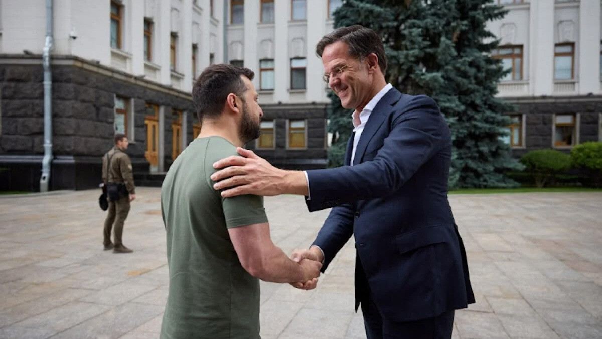 Hollanda Başkanı Rutte Ukrayna Lideri Zelensiky ile görüştü: Her türlü yardıma hazırız
