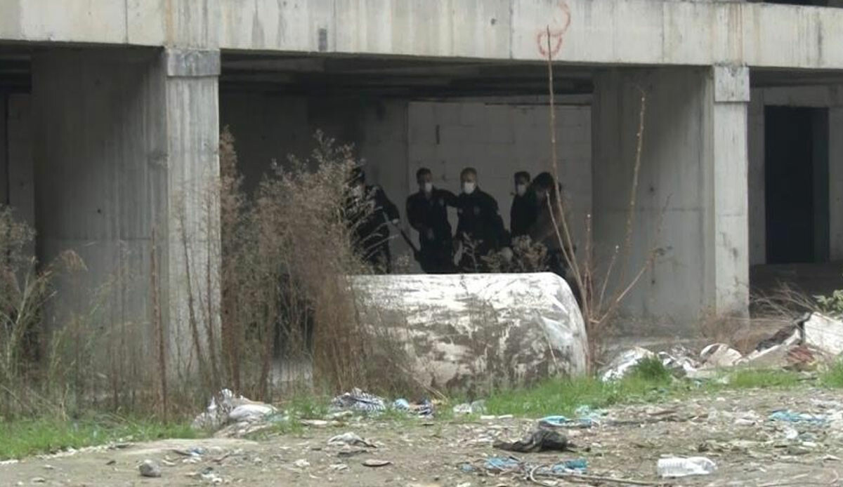 Boş alanda bulundu, ihbarla gelen ekipler korkunç manzarayla karşılaştı!