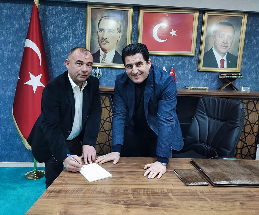 İyi Parti'de şok istifa! Mecliste üstünlük AK Parti'ye geçti İyi Parti'de şok istifa! Mecliste üstünlük AK Parti'ye geçti