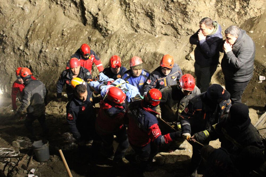 Kuyuya düşen baba ve 2 yaşındaki oğlundan acı haber geldi, annesin sözleri yürekleri dağladı