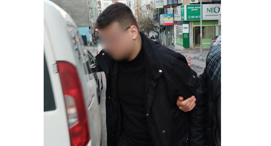 Okulda annesini öldüren çocuk ile babası adliyeye sevk edildi Okulda annesini öldüren çocuk ile babası adliyeye sevk edildi