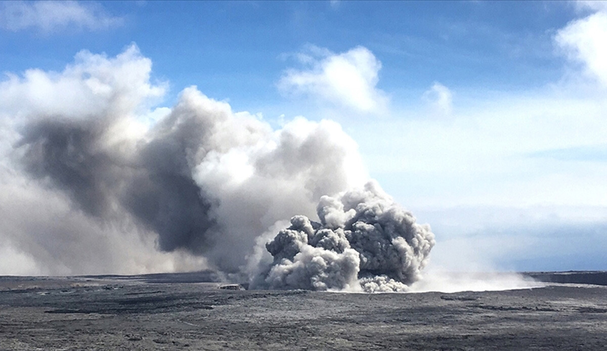 Dünyanın en aktif yanardağı... Kilauea yeniden faaliyete geçti Dünyanın en aktif yanardağı... Kilauea yeniden faaliyete geçti