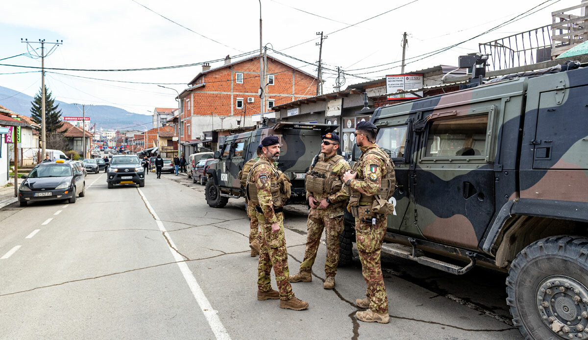 Karanlık eller yine Balkanlar&#039;da sahneye çıktı: Kosova&#039;da Sırplara silahlı saldırı düzenlendi