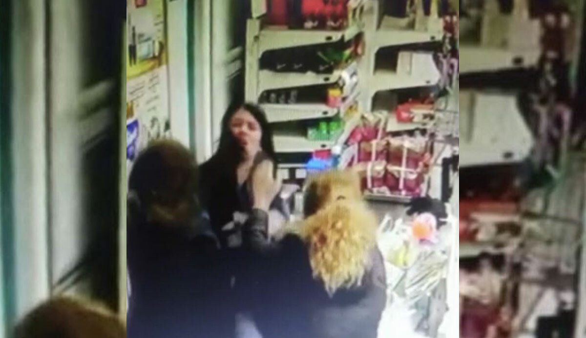 Kasiyere etiket farkı dayağı! Marketteki fiyata sinirlendi, hıncını kasiyerden çıkardı