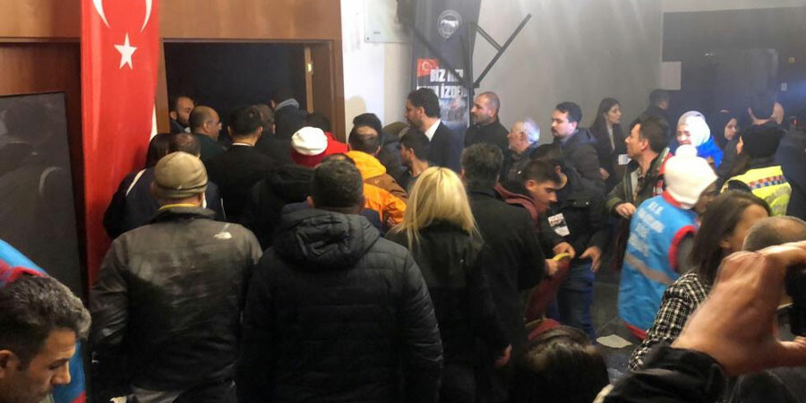 Son dakika: Sarıkamış şehitlerini anma etkinliğinde platform çöktü: Yaralılar var Son dakika: Sarıkamış şehitlerini anma etkinliğinde platform çöktü: Yaralılar var
