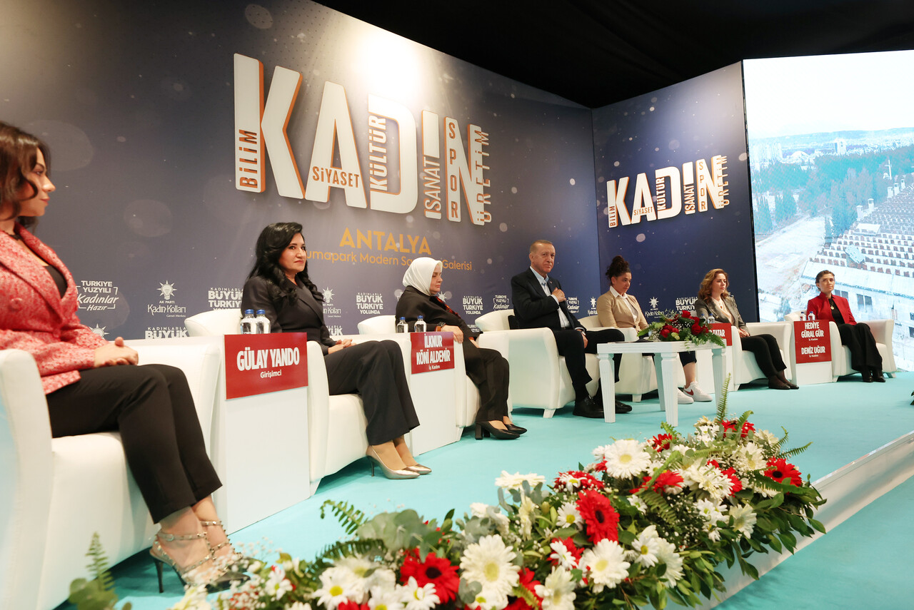Cumhurbaşkanı Erdoğan'dan 'seçim tarihi güncellenebilir' mesajı Cumhurbaşkanı Erdoğan'dan 'seçim tarihi güncellenebilir' mesajı