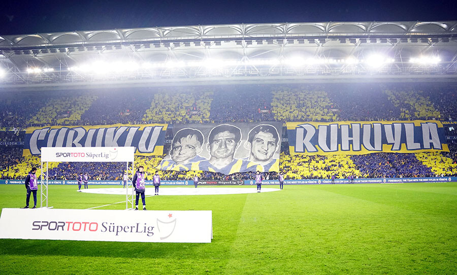 Galatasaray'dan Fenerbahçe'ye koreografili cevap: Selam dur lidere