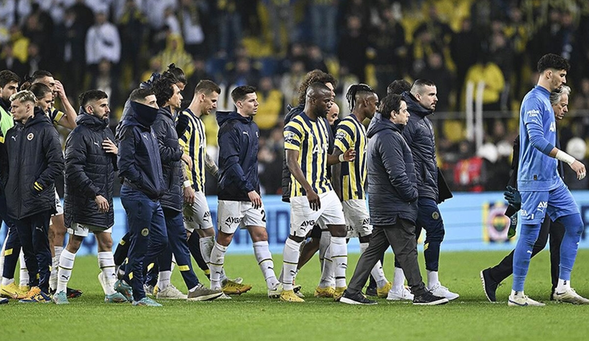 Son 5 maçta 3 yenilgi... Fenerbahçe kayıplarda!