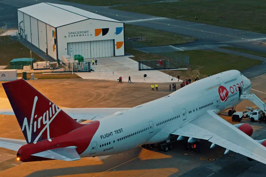 İngiltere'de tarihi görev hüsranla sonuçlandı: Uçakla fırlatılan roket gözden kayboldu