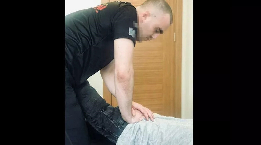 Bel ağrısından kurtulmak isterken hem sağlığından hem işinden oldu… Facebook’tan bulduğu fizyoterapist hayatını kararttı! Bel ağrısından kurtulmak isterken hem sağlığından hem işinden oldu… Facebook’tan bulduğu fizyoterapist hayatını kararttı!