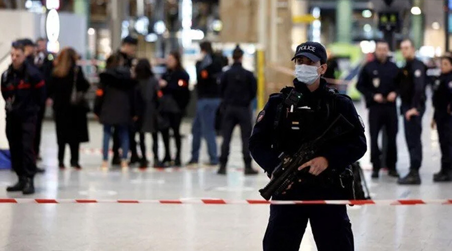 Son dakika: Paris'te tren garında bıçaklı saldırı: Çok sayıda yaralı var Son dakika: Paris'te tren garında bıçaklı saldırı: Çok sayıda yaralı var