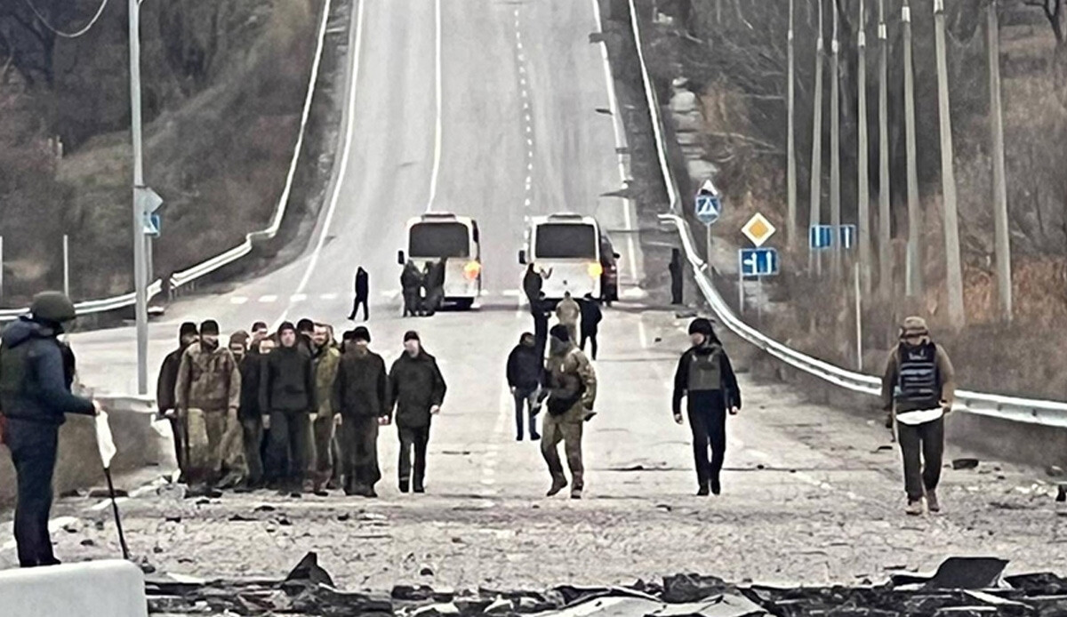 Rusya-Ukrayna arasındaki esir takasında yeni perde: '40'tan fazla kişi iade edildi' Rusya-Ukrayna arasındaki esir takasında yeni perde: '40'tan fazla kişi iade edildi'