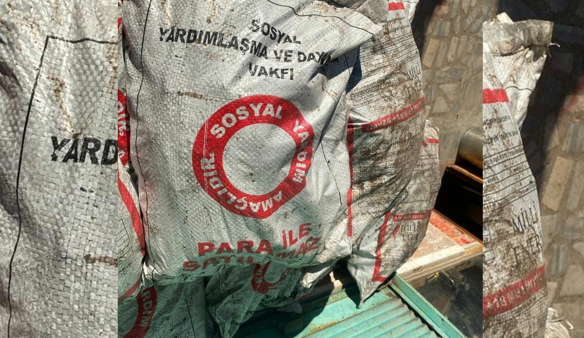 'Para ile satılamaz' yazan kömürleri satarken yakalandı, deposundan çıkanlar şaşkına uğrattı! 'Para ile satılamaz' yazan kömürleri satarken yakalandı, deposundan çıkanlar şaşkına uğrattı!