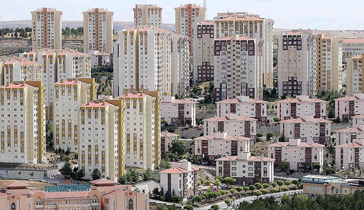 Türkiye'de 2022'de 3,5 milyon gayrimenkul satış işlemi yapıldı Türkiye'de 2022'de 3,5 milyon gayrimenkul satış işlemi yapıldı