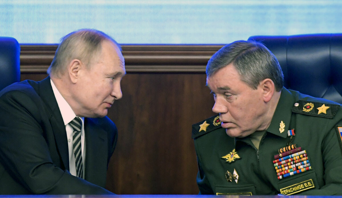 Rusya Genelkurmay Başkanı Gerasimov, Ukrayna'daki birliklerin başına getirildi Rusya Genelkurmay Başkanı Gerasimov, Ukrayna'daki birliklerin başına getirildi
