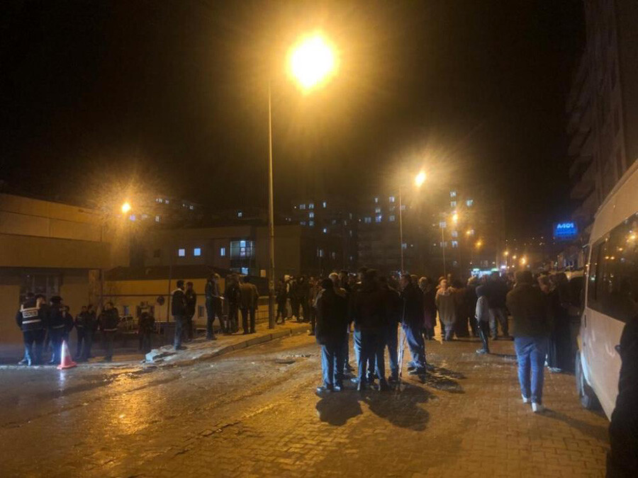 Batman'da dehşet! Taziyeden dönen araca çapraz ateş açıldı: Çok sayıda ölü ve yaralı var